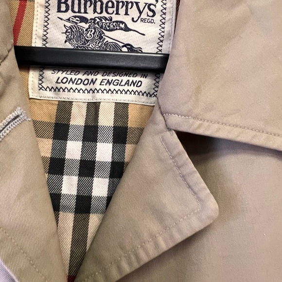 Burberry jacket size small - Picture 8 of 9